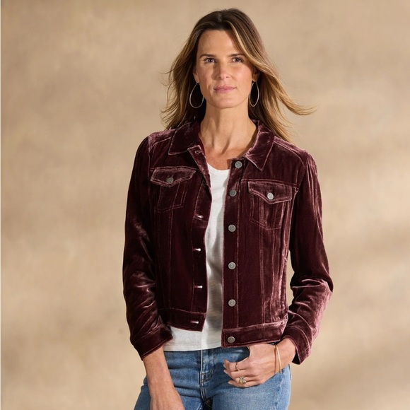 Liz Claiborne Jackets & Blazers - Liz Claiborne Women's Burgundy Jacket